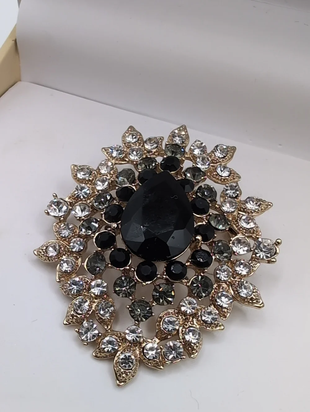 MACY'S Boxed Cluster Goldtone & Gray Black Rhinestone Brooch Pin NWT